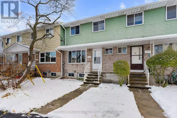 Loyalist (amherstview), ON K7N1C6,27 Addington ST #15