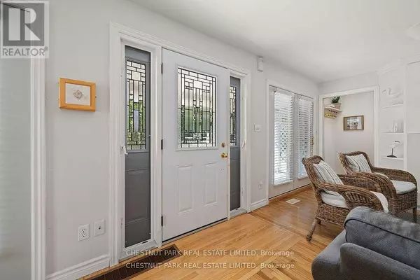 Prince Edward County (wellington Ward), ON K0K2T0,26 EAST STREET