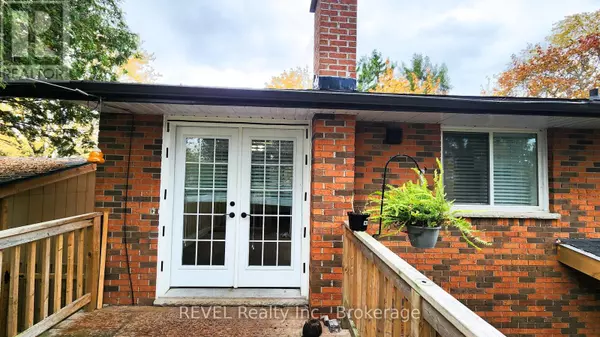 Fort Erie (crescent Park), ON L2A5B7,747 PARKDALE AVENUE E