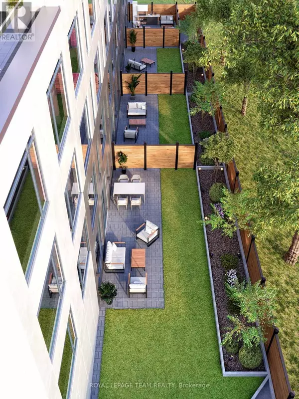 Ottawa, ON K2A1Z3,398 Roosevelt AVE #106