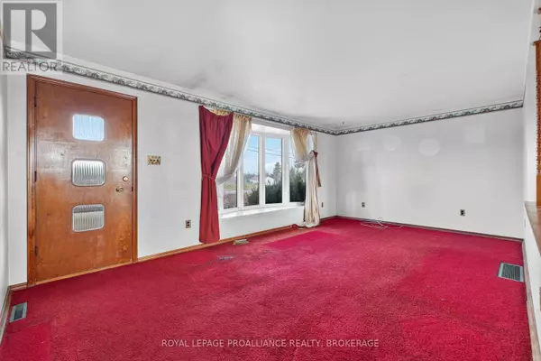 Loyalist (lennox And Addington - South), ON K0H2H0,5000 COUNTY ROAD 2