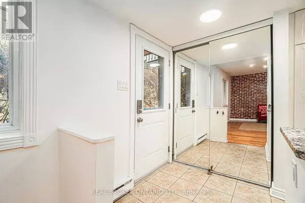 Ottawa, ON K1Z7Z4,1204 Shillington AVE #5