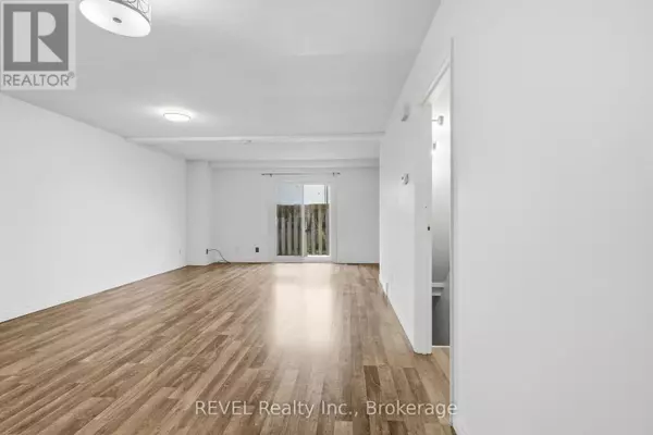 Niagara Falls (west Wood), ON L2H2X6,8136 Coventry RD #21