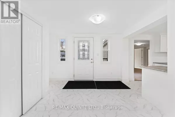 Belleville (belleville Ward), ON K8P1Y8,27 PURDY STREET