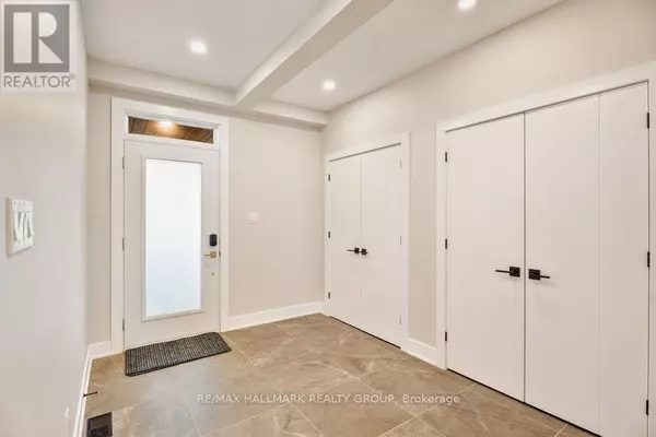 Ottawa, ON K1Y2V7,72 Armstrong ST #B