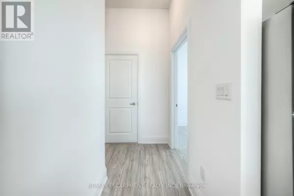 Hamilton (waterdown), ON L8B1Z2,450 DUNDAS ST East #521