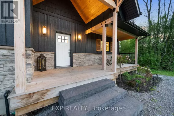 Prince Edward County (ameliasburg Ward), ON K0K1T0,1499 LAKESIDE DRIVE