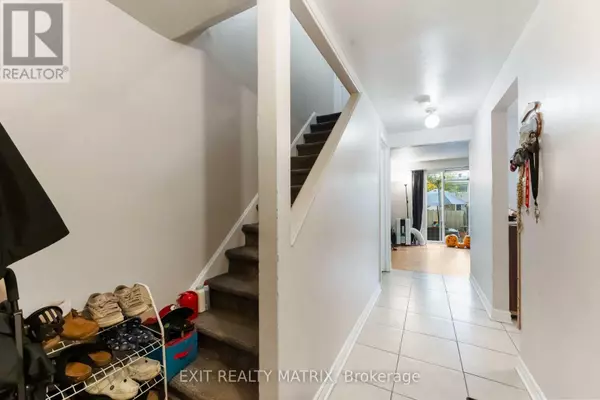 Ottawa, ON K1V6S1,1468 Heatherington RD #B