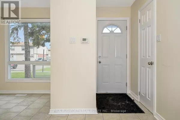 Ottawa, ON K1B5B7,2570 Southvale CRES #22