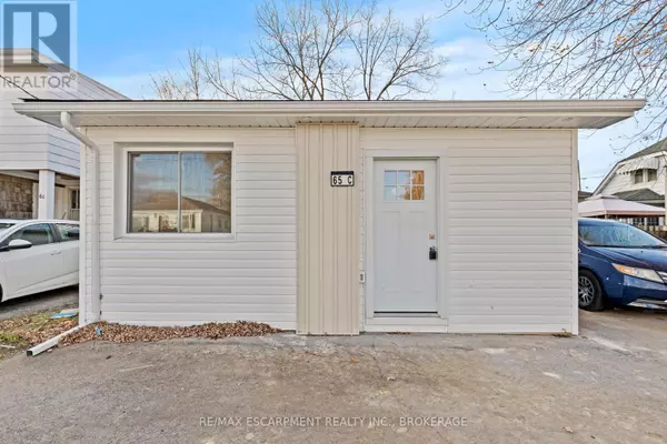 65 Chelsea ST #3, St. Catharines (e. Chester), ON L2P3B5