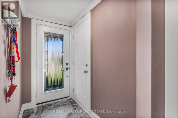 Ottawa, ON K2J4K7,18 LONGSHIRE CIRCLE