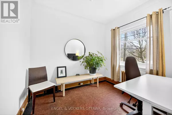 Ottawa, ON K1Y1Y2,268 FAIRMONT AVENUE