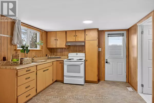 Kawartha Lakes (fenelon Falls), ON K0M1N0,69 BLYTHE SHORE ROAD