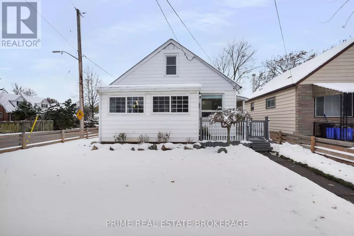 London East (east H), ON N5W4N9,361 SPRUCE STREET