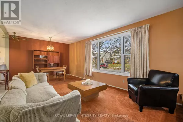 Ottawa, ON K2L1M8,9 SHOULDICE CRESCENT