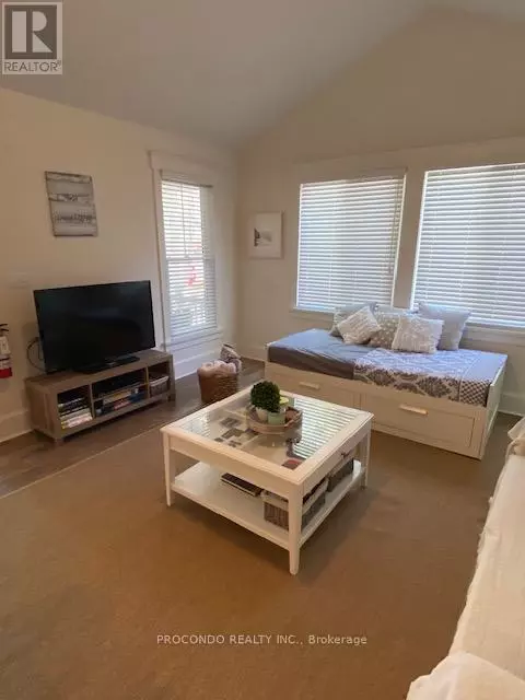 Prince Edward County (athol Ward), ON K0K1P0,23 FARM VIEW LANE