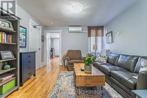 Ottawa, ON K1N5E9,52 St Andrew ST #3