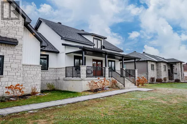 South Stormont, ON K0C1R0,2 MEADOW LANE