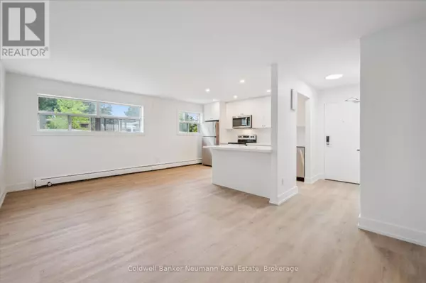 10 Glenbrook DR #104, Guelph (victoria North), ON N1E1A9