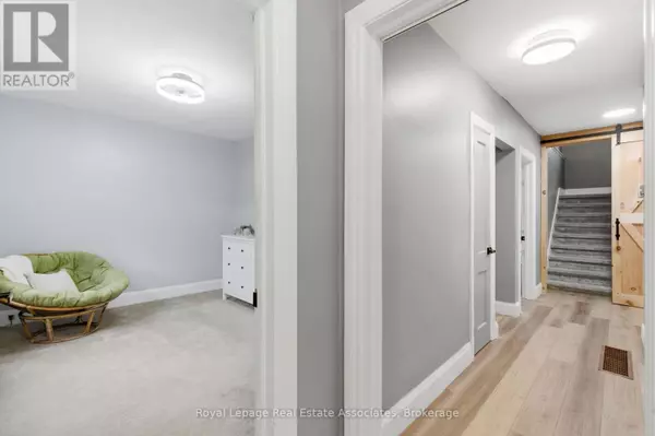 Hamilton (waterdown), ON L0R2H0,160 MILL STREET N