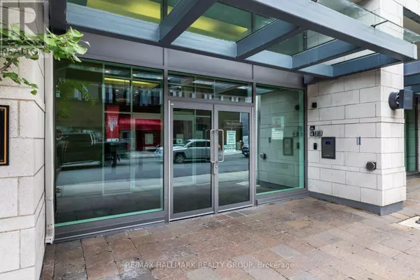 Ottawa, ON K1N6B1,238 BESSERER ST #406