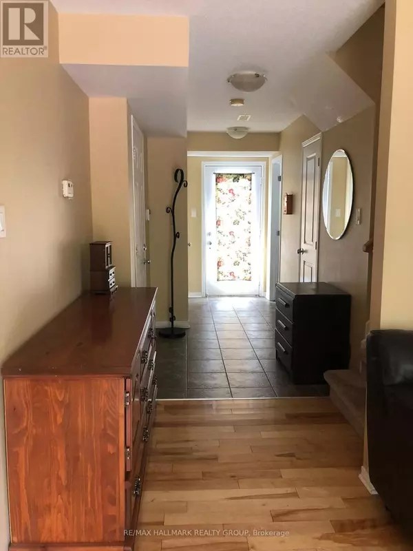 Ottawa, ON K1J1J9,521 BURLEIGH PRIVATE