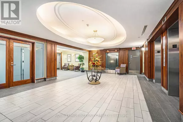 Ottawa, ON K1V0X6,136 Darlington Private #704