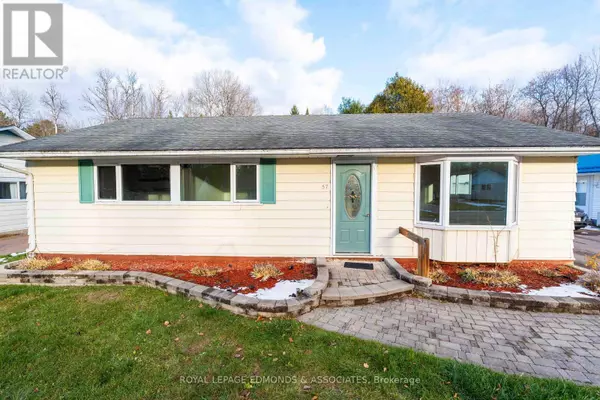 57 BEACH AVENUE, Deep River, ON K0J1P0