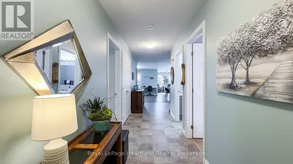 Ashfield-colborne-wawanosh (colborne), ON N7A0B9,80 LAKE BREEZE DRIVE