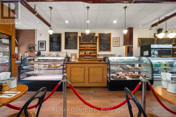 Belleville (belleville Ward), ON K8N2Z8,304 FRONT STREET