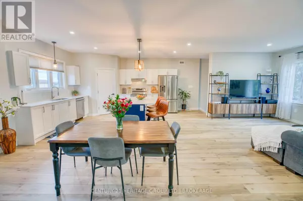 Loyalist (odessa), ON K0H2H0,5 CROSS STREET