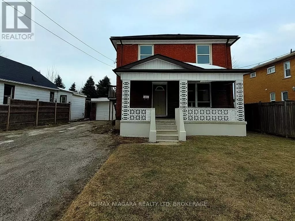 Niagara Falls (hospital), ON L2G1C7,6523 Frederica ST #Upper