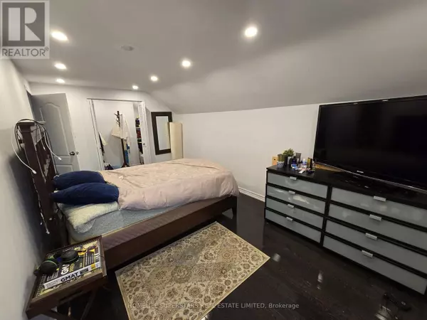 Niagara Falls (chippawa), ON L2G6T5,8176 SARAH STREET