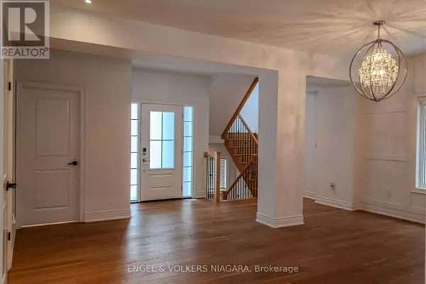 Niagara Falls (oldfield), ON L2G0A6,7171 LIONSHEAD AVENUE