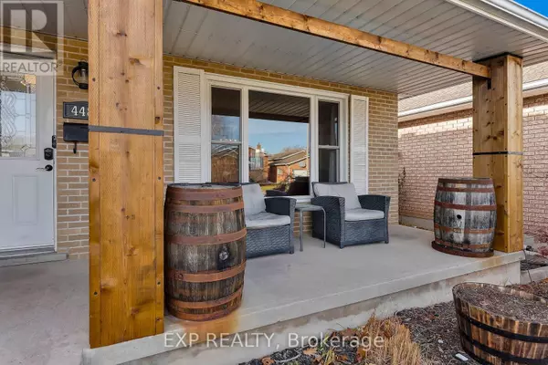 Niagara Falls (ascot), ON L2H3C3,4487 LEE AVENUE