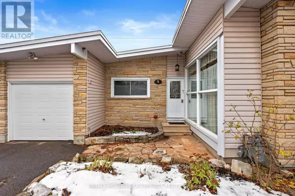 Ottawa, ON K2H6H9,9 QUINPOOL CRESCENT