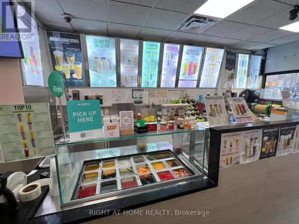 Ottawa, ON K1N5X6,174 Rideau S ST #A