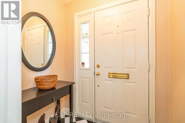 Ottawa, ON K1H5W5,504 THESSALY CIRCLE