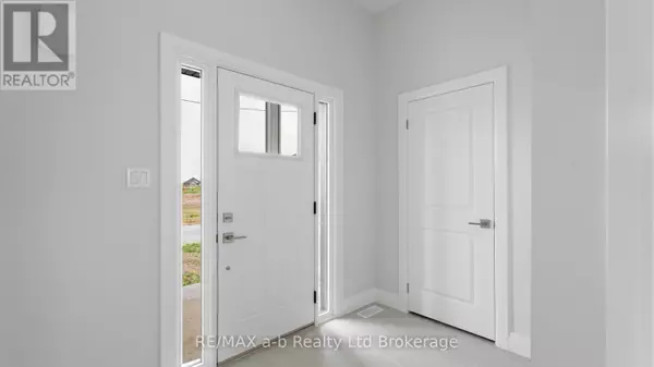 Norwich (norwich Town), ON N0J1P0,99 CAYLEY STREET