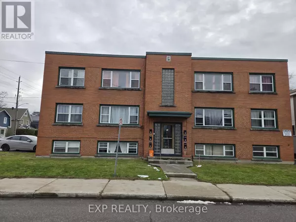 16 Bullman ST #5, Ottawa, ON K1Y2S3