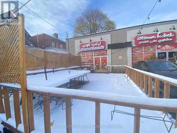 Ottawa, ON K1R5P2,577 GLADSTONE AVENUE