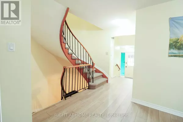 Ottawa, ON K1T1Z4,50 FIRESIDE CRESCENT