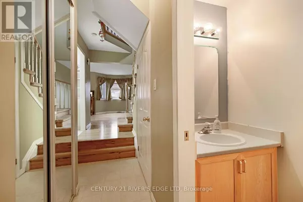 Ottawa, ON K2M2P3,6 SUNNYBROOKE DRIVE