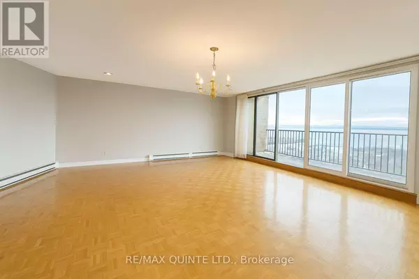 Quinte West (trenton Ward), ON K8V3P6,141 Dundas ST #PH2