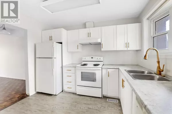 Ottawa, ON K2C0G8,920 Dynes RD #44