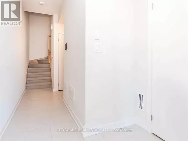 Hamilton (stoney Creek), ON L8E0K5,590 North Service RD #76