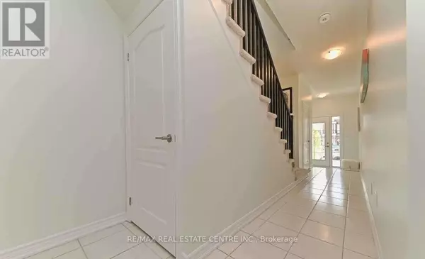 Hamilton (waterdown), ON L8B1W3,137 BORERS CREEK CIR CIRCLE