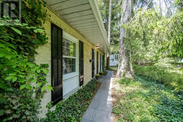 London East (east B), ON N6A1Y4,2 GROSVENOR STREET