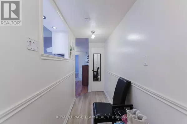 Ottawa, ON K1J7V8,2044 Arrowsmith DR #408A