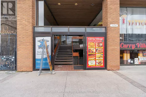 Peterborough (town Ward 3), ON K9J3H2,304-306 George ST North #304-306